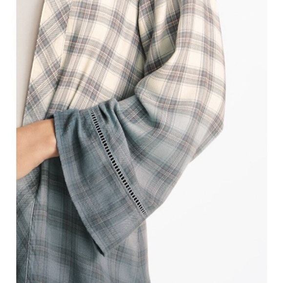 Maurices Medium Ombré Plaid Soft Cardigan in Grey-Blue - Picture 4 of 7